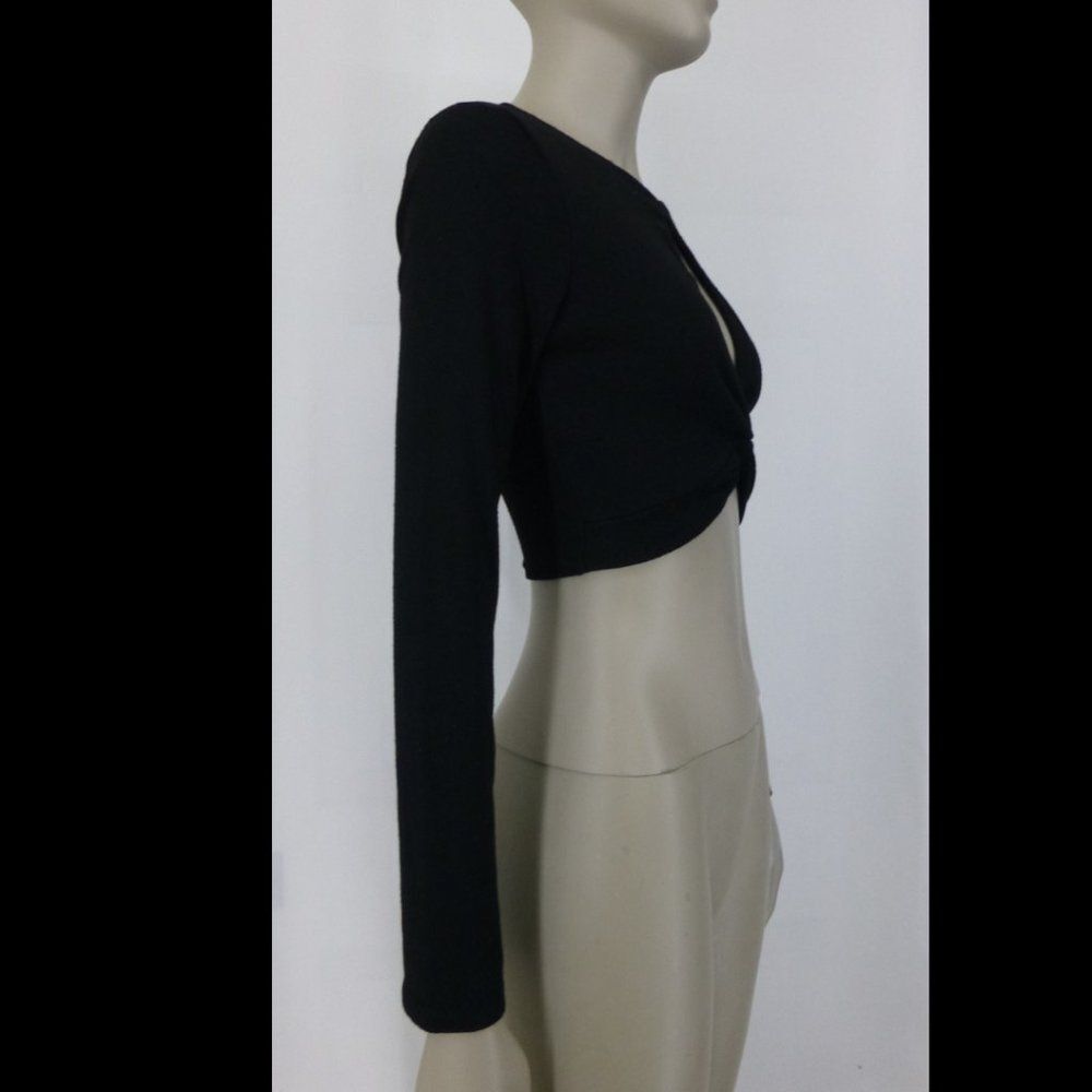 Better Be Black Long Sleeve Keyhole Crop Top - Picture 3 of 9